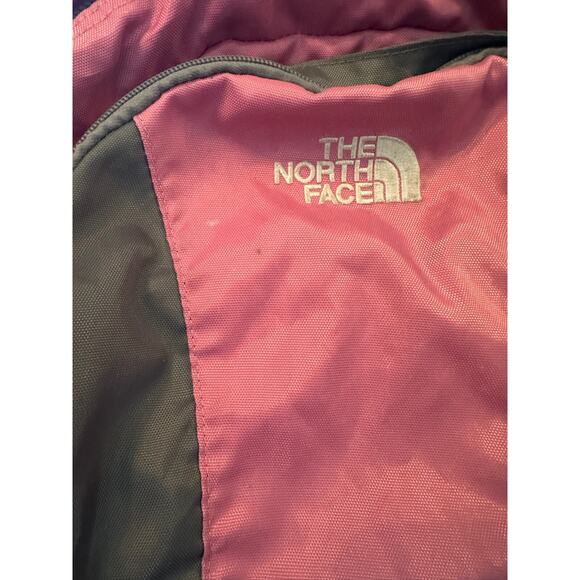 The North‎ Face Vault Backpack Pink Grey Youth School Travel Bag - Picture 3 of 8